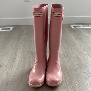 Great condition light pink Hunter boot